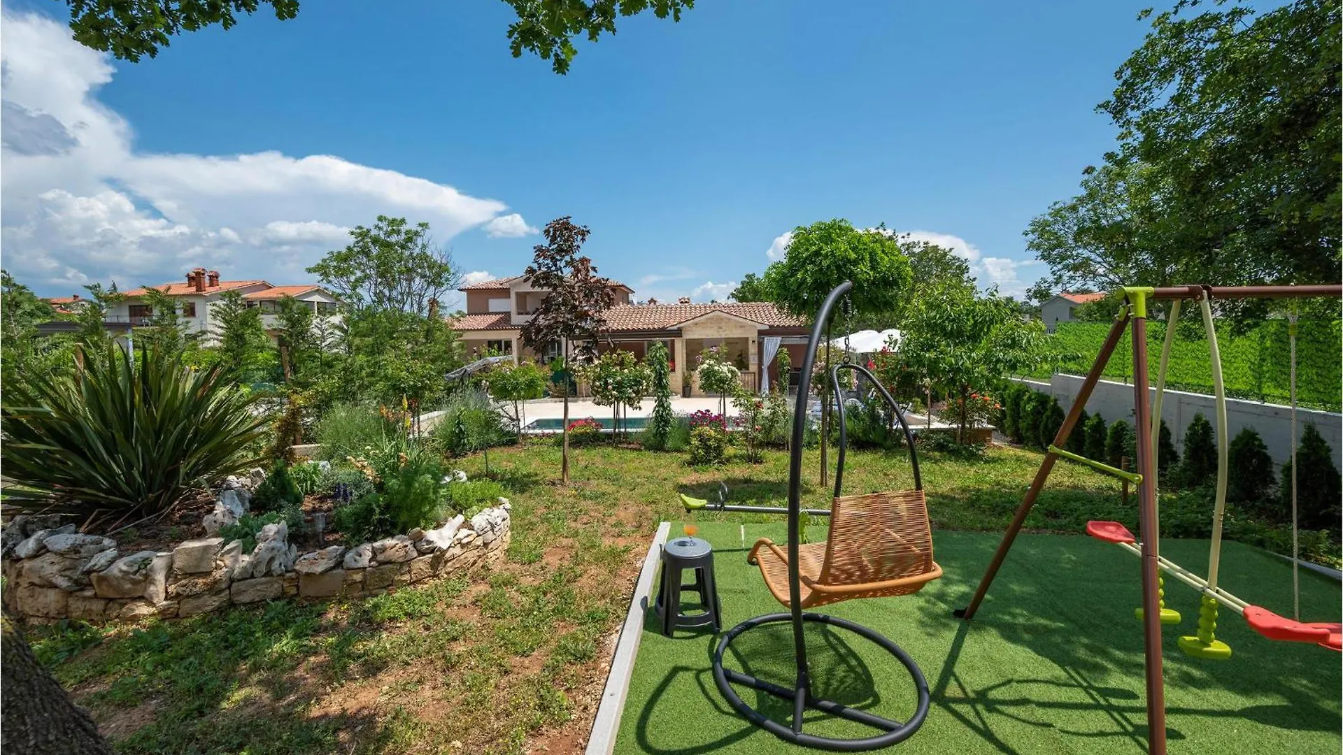 Hébergement de vacances Lovely Home In Nedescina With Kitchen