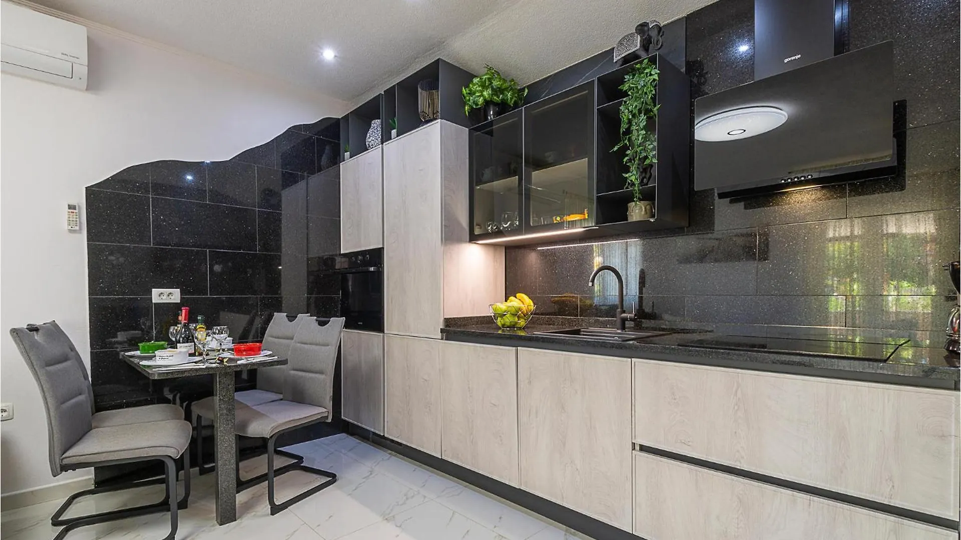 Lovely Home In Nedescina With Kitchen Hébergement de vacances