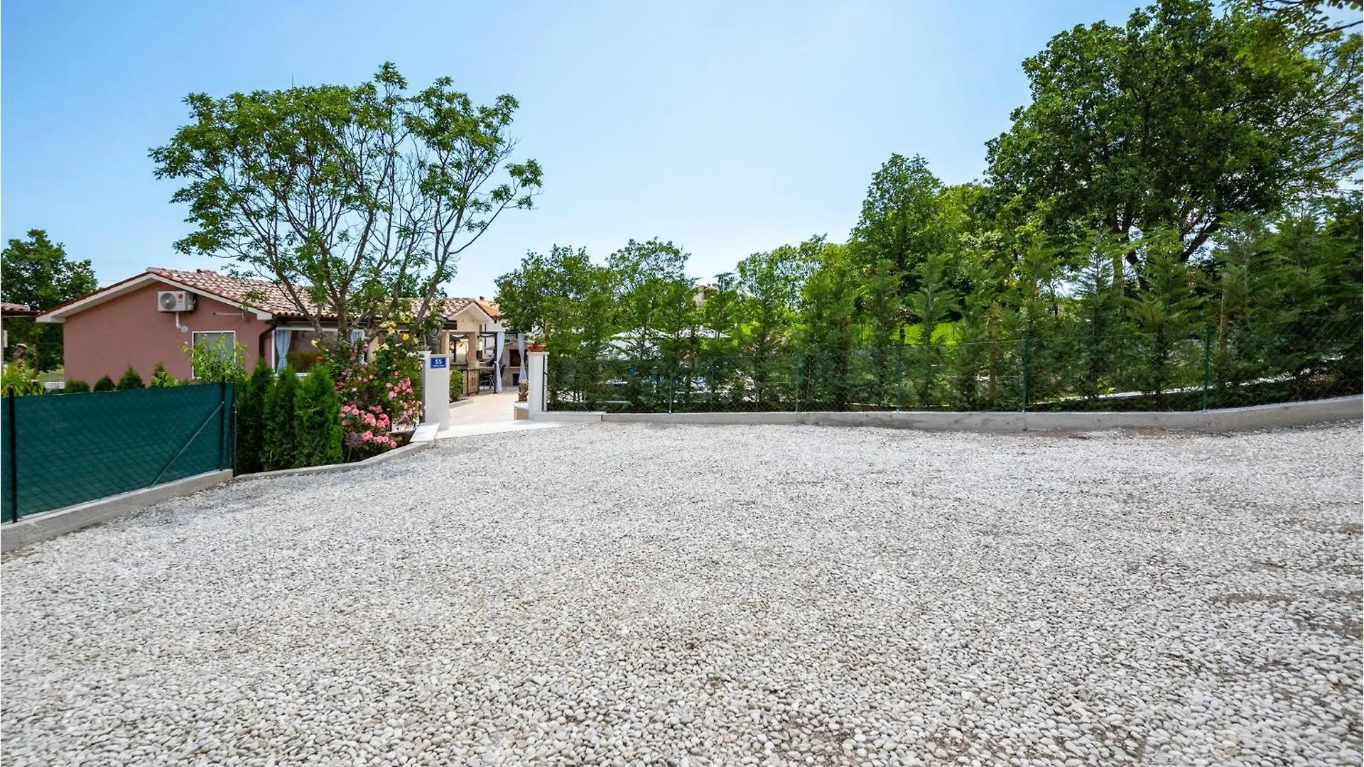 Lovely Home In Nedescina With Kitchen Hébergement de vacances